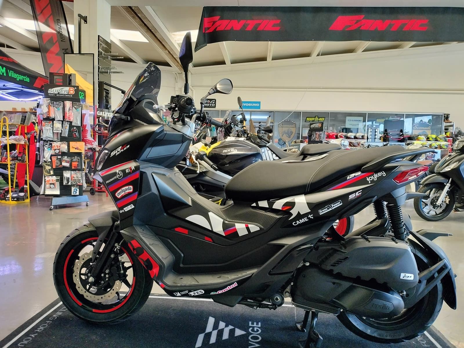 Aprilia SR GT 125 Replica - Imagen 1