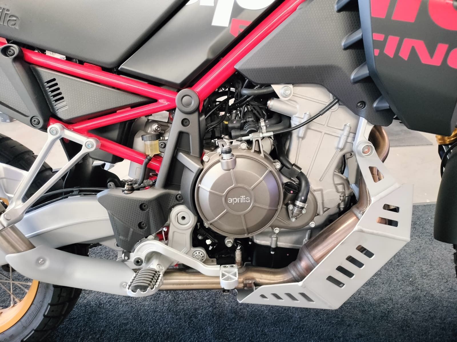 Aprilia Taureg 660 Rally E5+ - Imagen 4