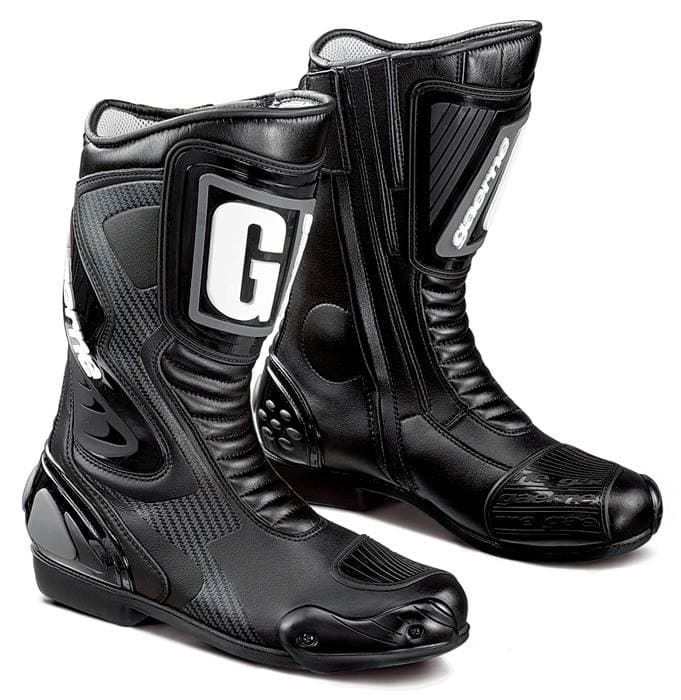 Botas Gaerne G-ike equipacion ropa carretera sport R naked