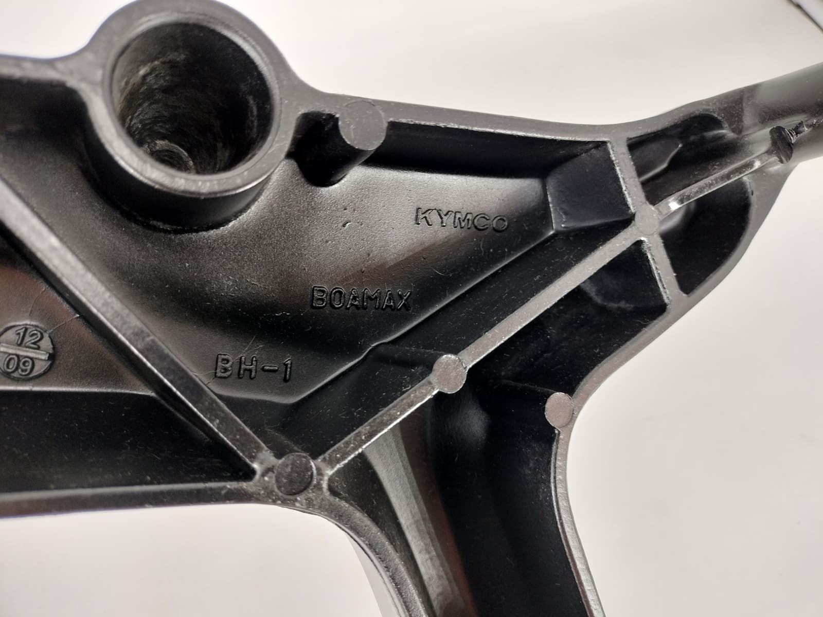 Brazo de basculante Kymco K-Xct 125 / 300 (Ocasion) - Imagen 5