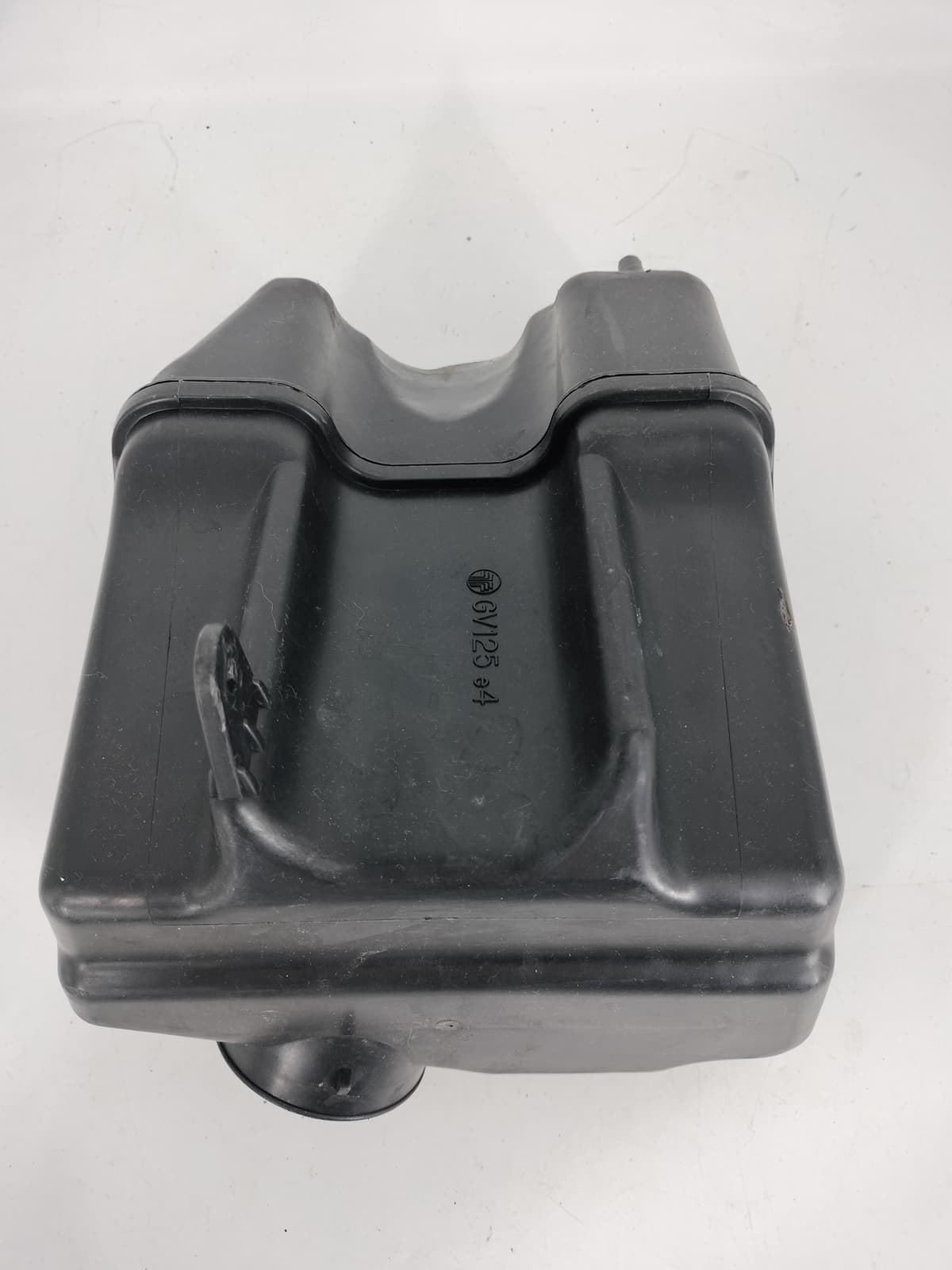 Caja filtro de aire Hyosung GV 125 E4 (OCASION) - Imagen 4