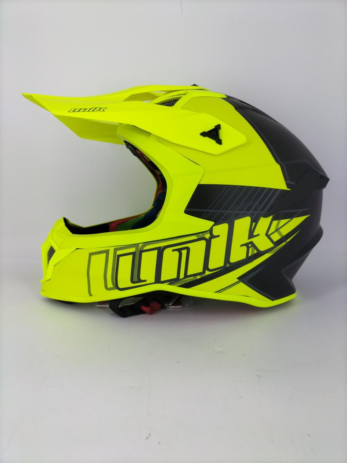 Casco Unik CFX-18 tricomposite equipacion moto offroad enduro mx