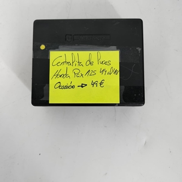 Centralita de luces Honda PCX 125 (Ocasión) - Imagen 2
