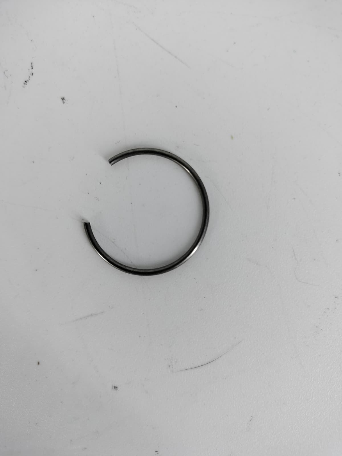 Circlip pistón Hyosung GV / GT 650 - Imagen 2