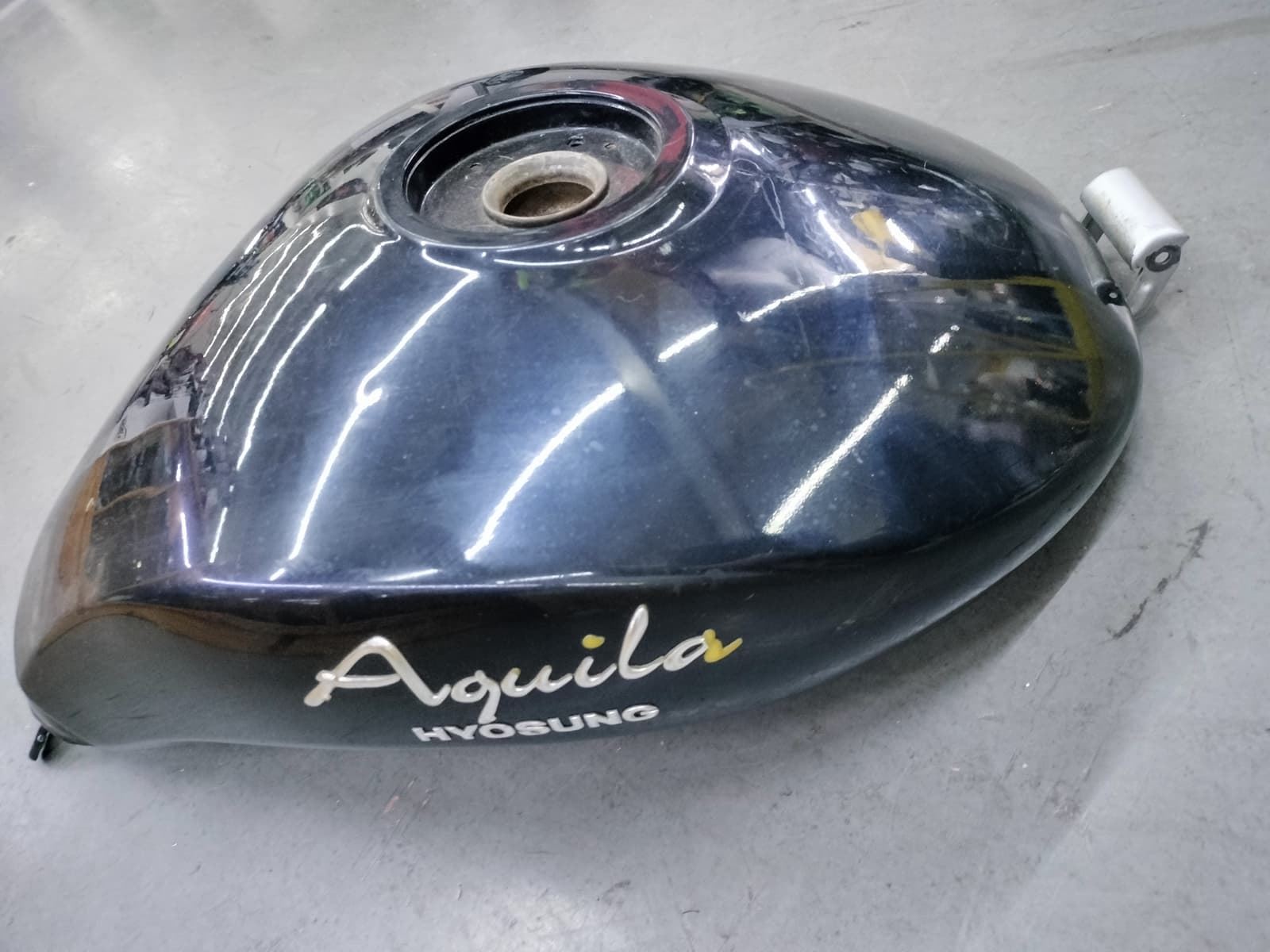 Depósito de gasolina Hyosung GV 650 (OCASION) - Imagen 1