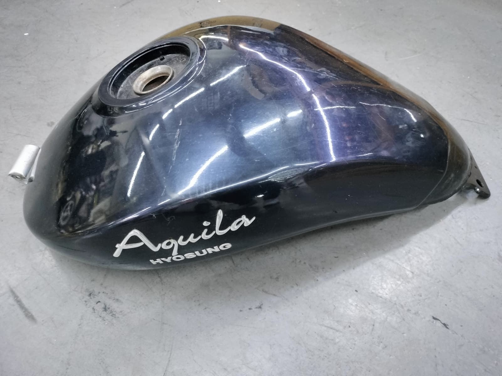 Depósito de gasolina Hyosung GV 650 (OCASION) - Imagen 2