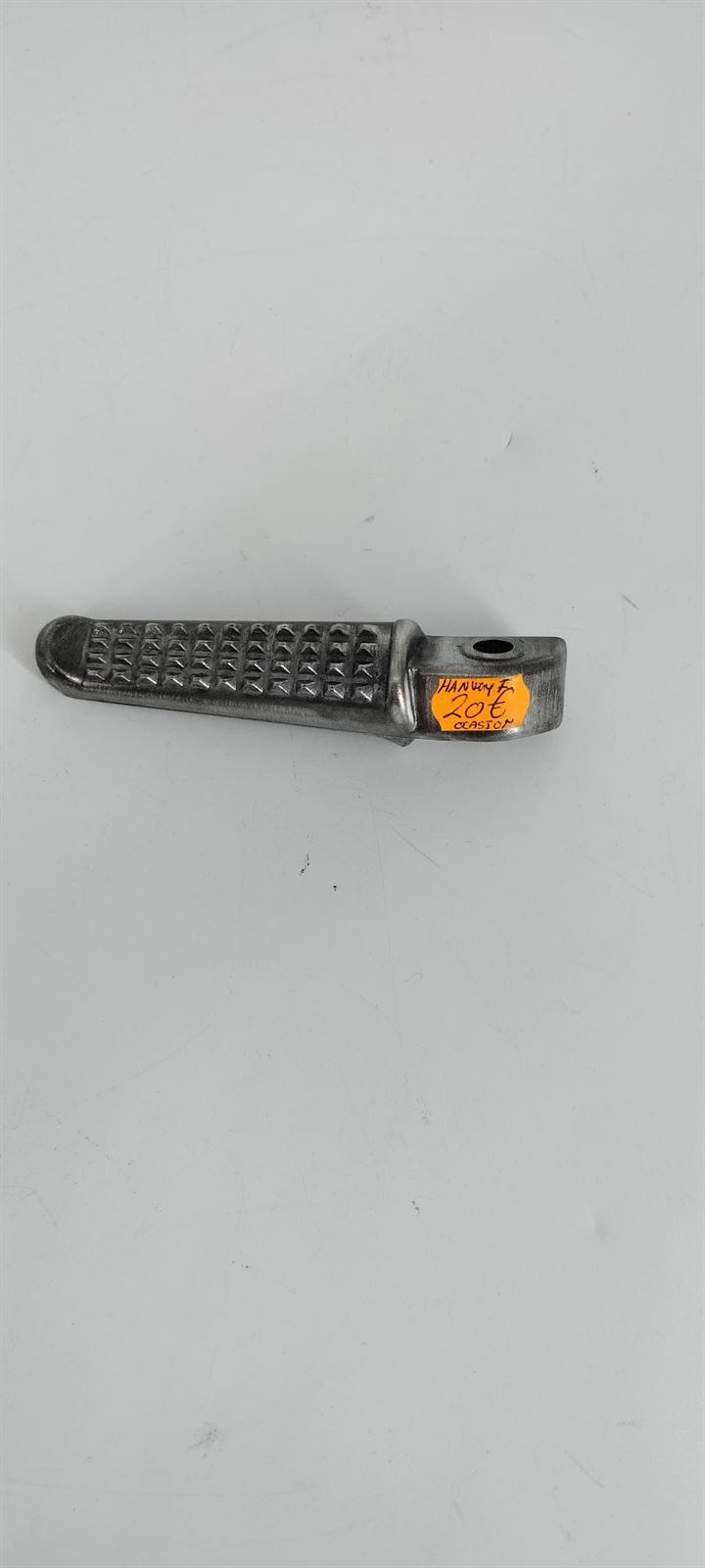 Estribera trasera izquierda original Hanway Furious 125 E5 - Imagen 1