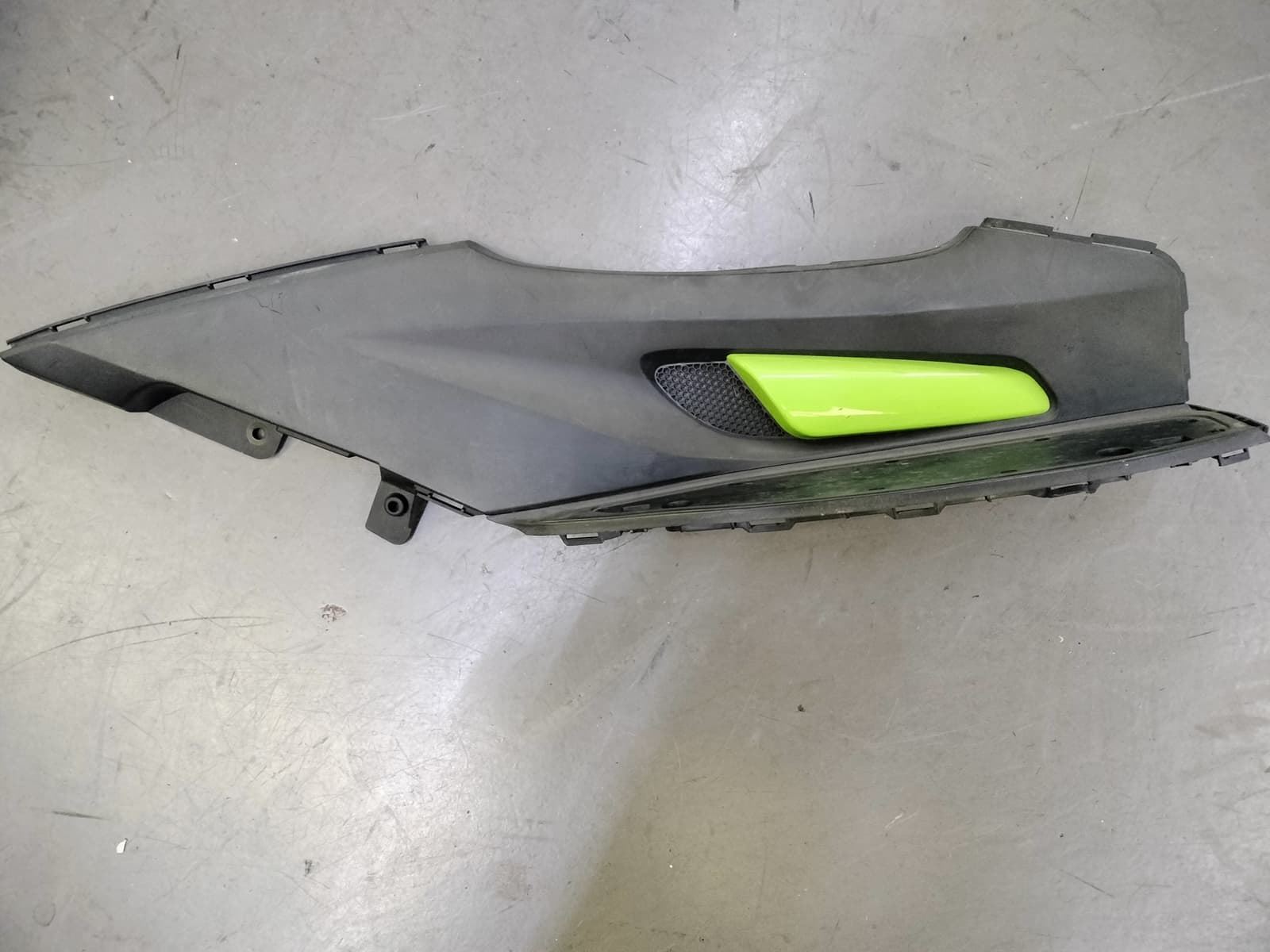 Faldón derecho Kymco K-Xct 125/300 (OCASION) - Imagen 1