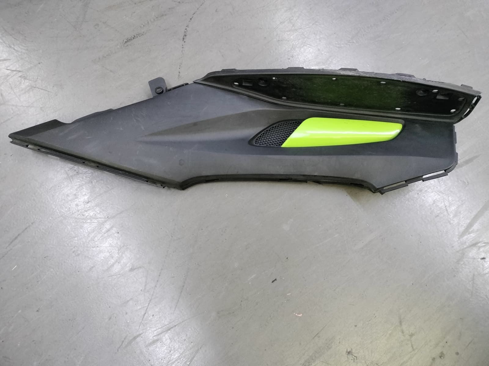 Faldón izquierdo Kymco K-Xct 125/300 (OCASION) - Imagen 1