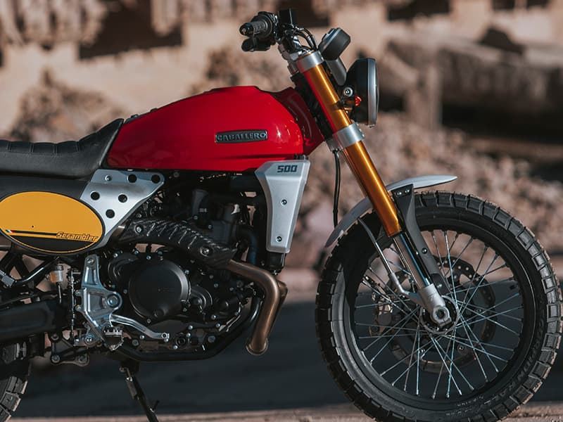 Fantic Caballero 500 Scrambler roja - Imagen 3