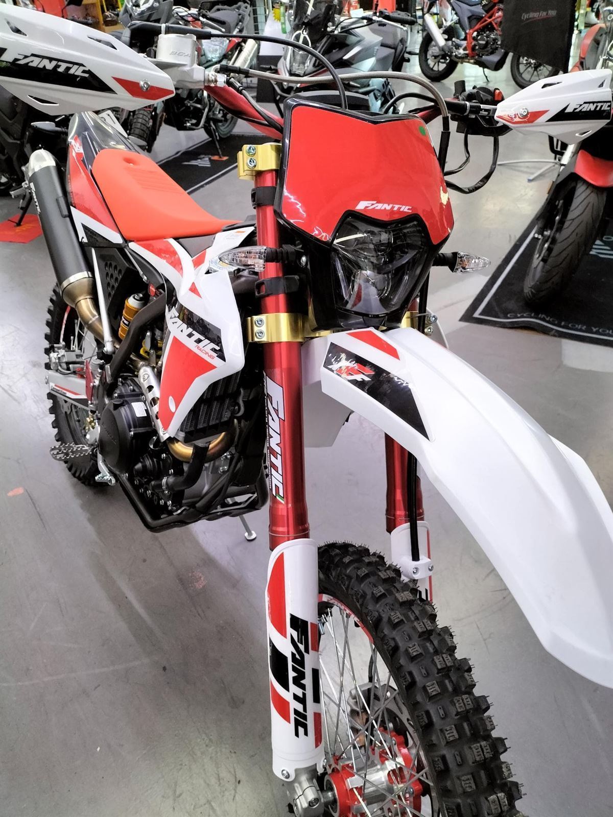 Fantic XEF 250 Trail 4T Competition roja - Imagen 7