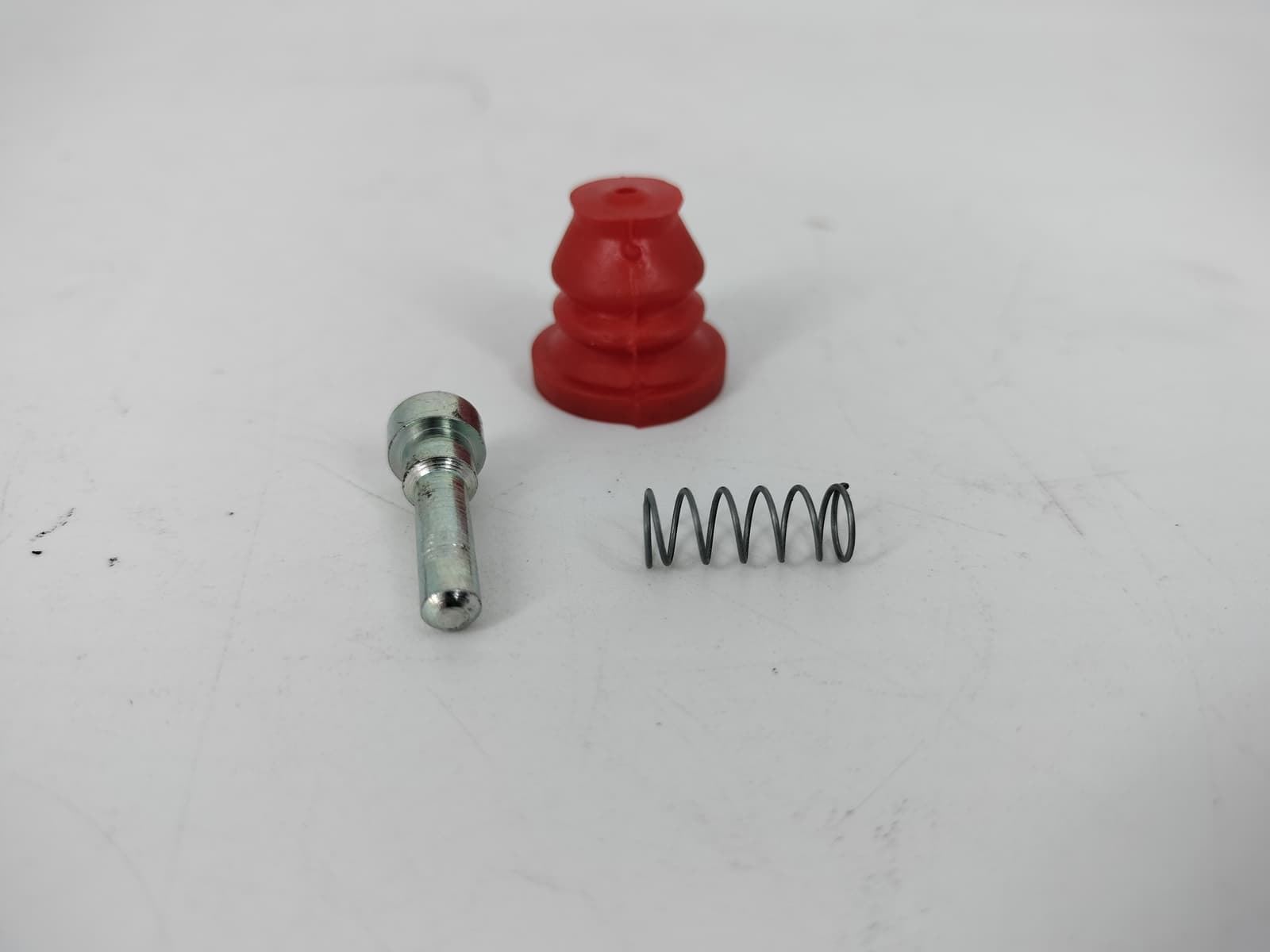 Goma bomba de freno Braktec color rojo - Imagen 1