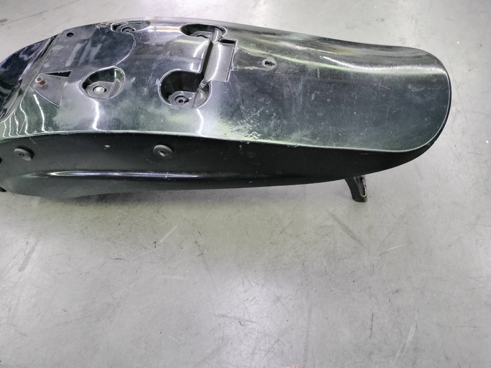 Guardabarros trasero Hyosung GV 650 (OCASION) - Imagen 4