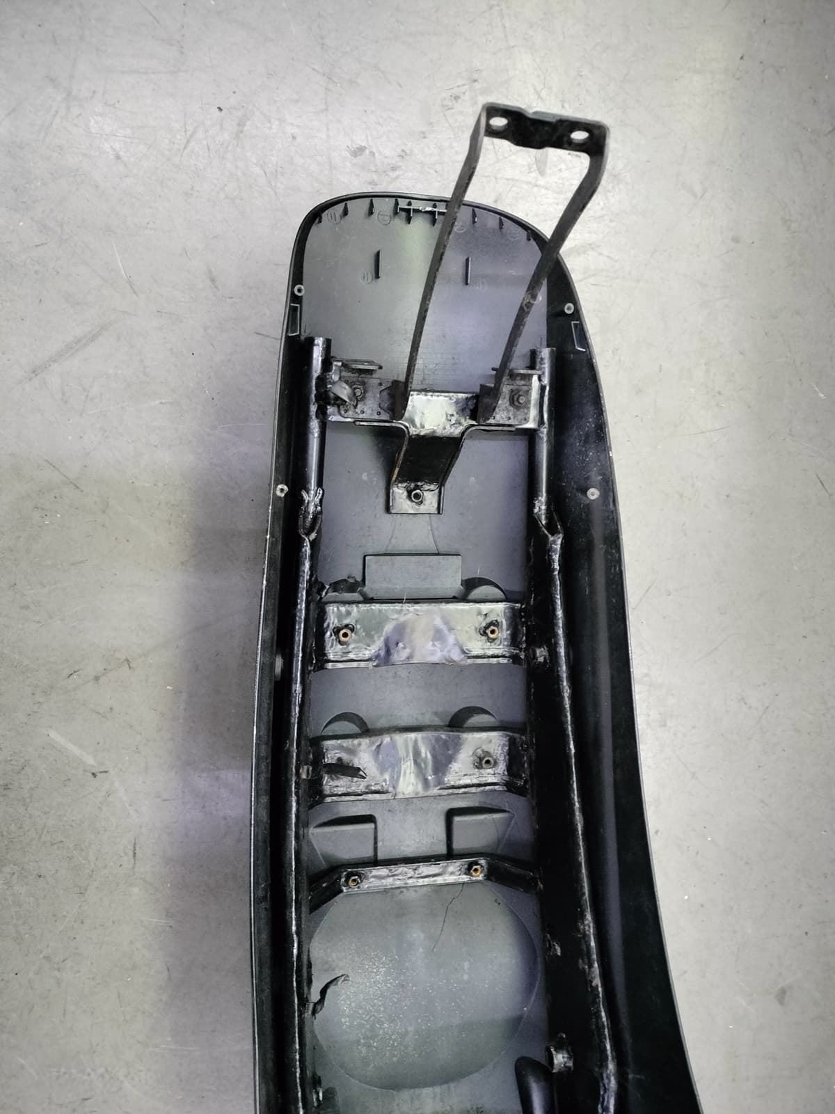 Guardabarros trasero Hyosung GV 650 (OCASION) - Imagen 9