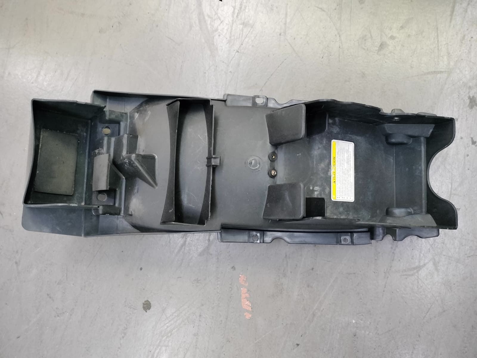 Guardabarros trasero interno Hyosung Aquila GV 650 (Ocasion) - Imagen 2