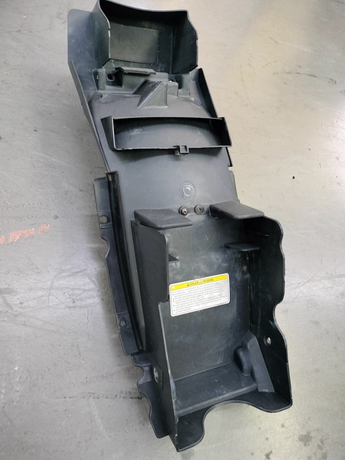 Guardabarros trasero interno Hyosung Aquila GV 650 (Ocasion) - Imagen 3