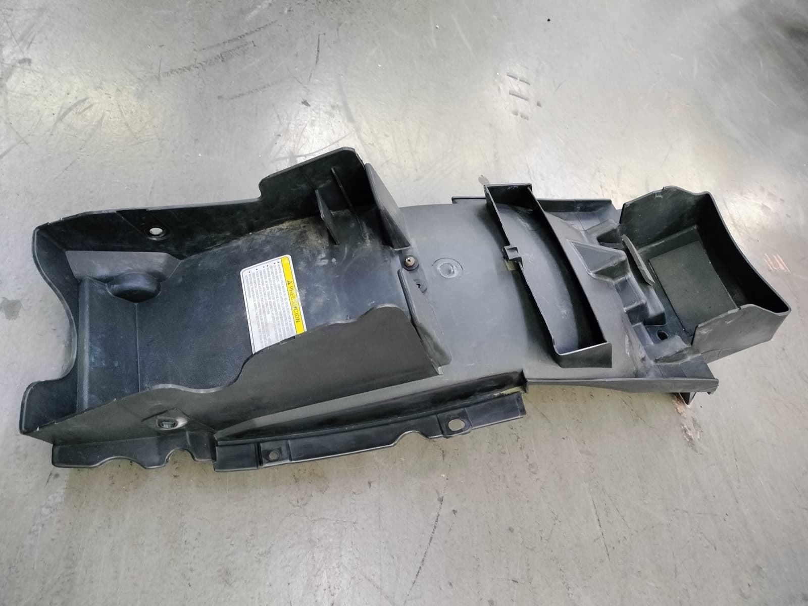 Guardabarros trasero interno Hyosung Aquila GV 650 (Ocasion) - Imagen 4