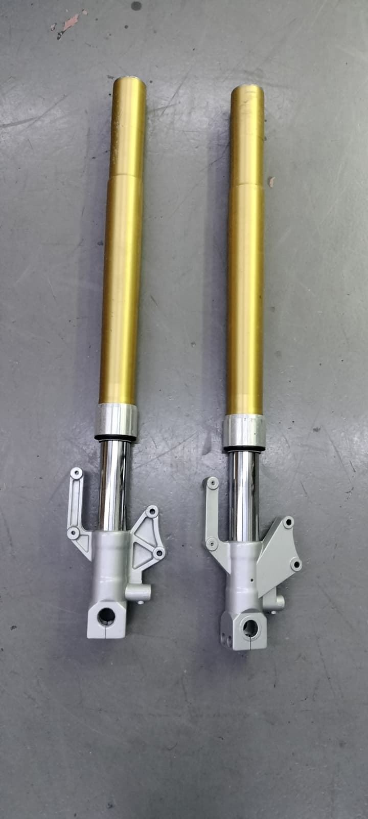 Juego de barras de horquilla Hyosung GTR (OCASION) - Imagen 1