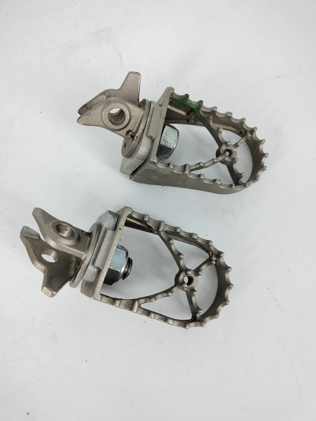 Juego de estriberas Higashi - Imagen 1