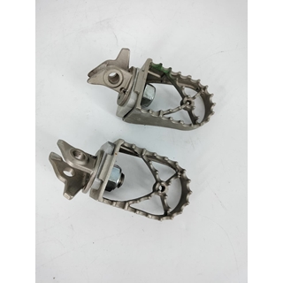 Juego de estriberas Higashi - Imagen 1