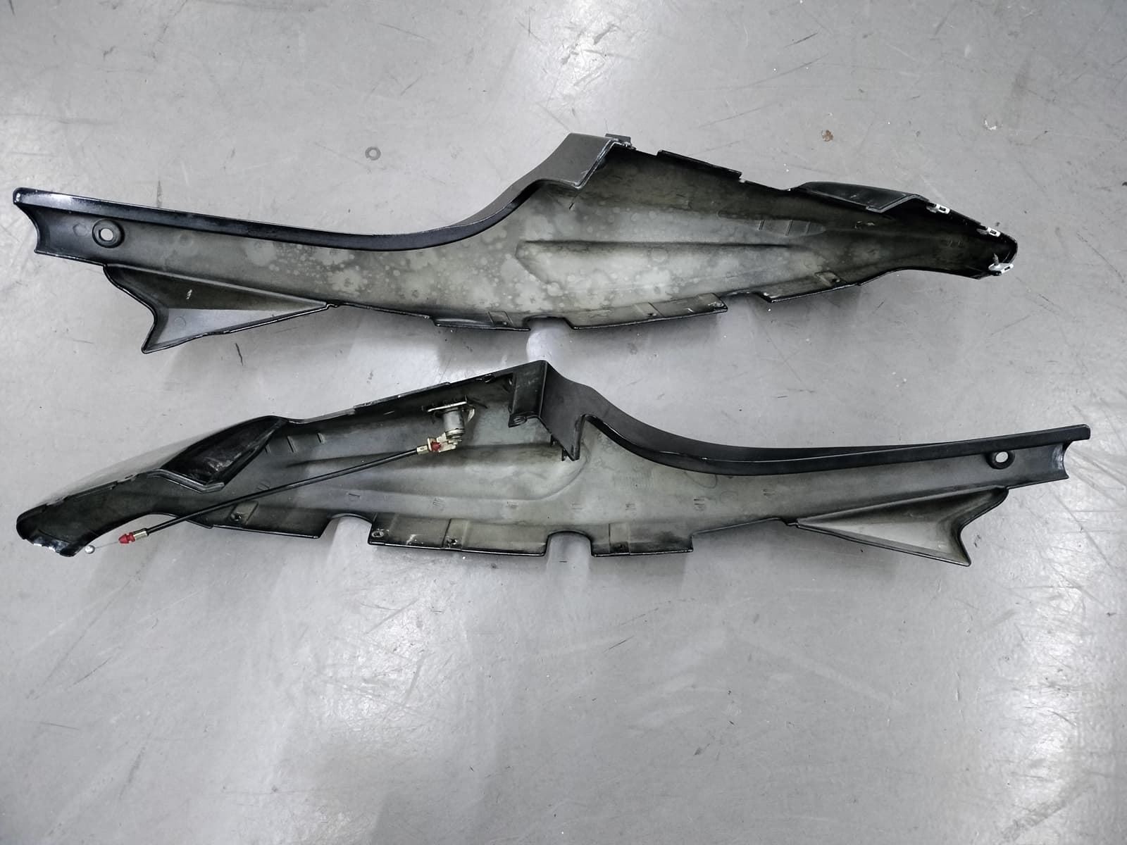 Juego de tapas traseras laterales Hyosung GTR 125 / 250 / 650 (OCASION) - Imagen 4