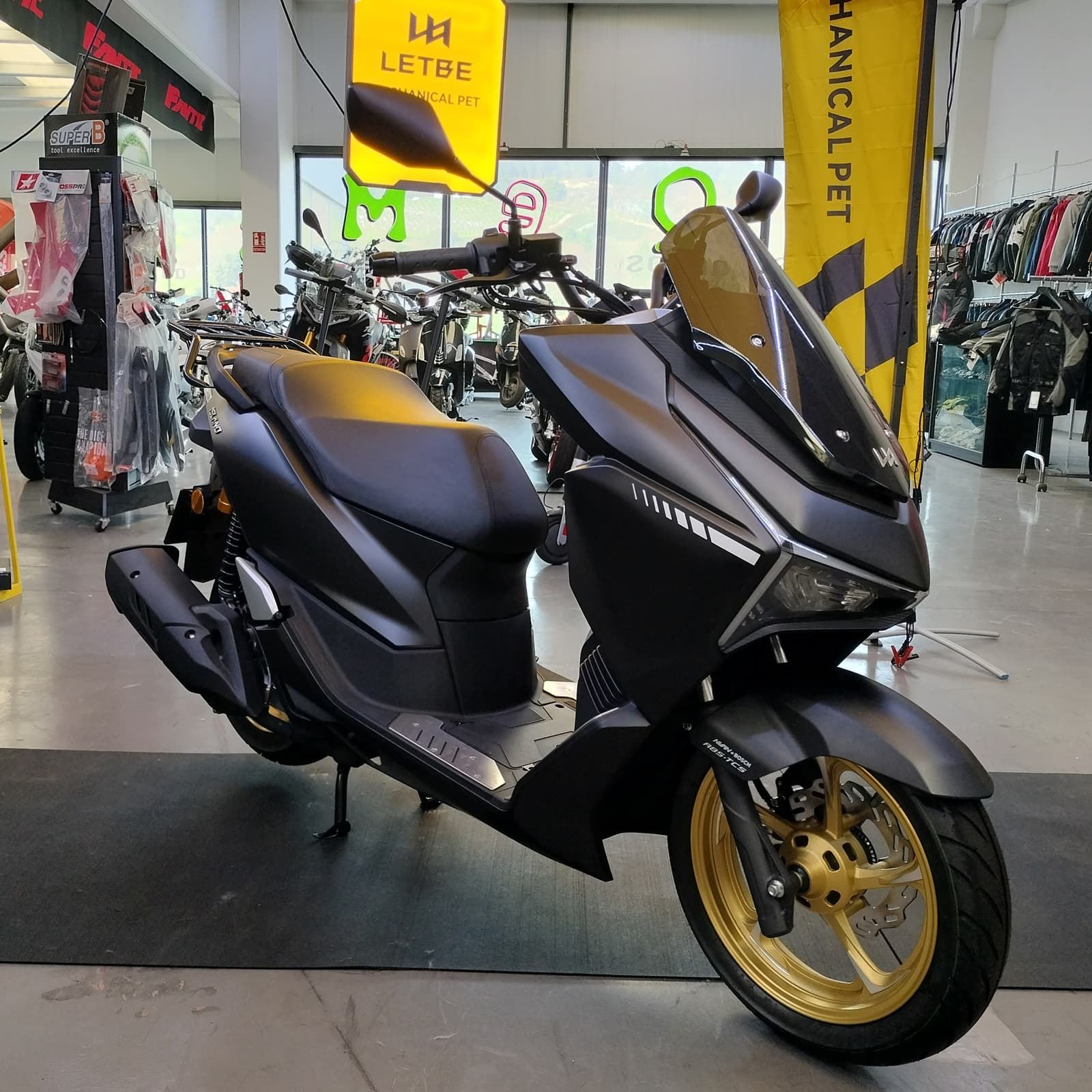 Letbe Island 125 Negro mate - Imagen 1