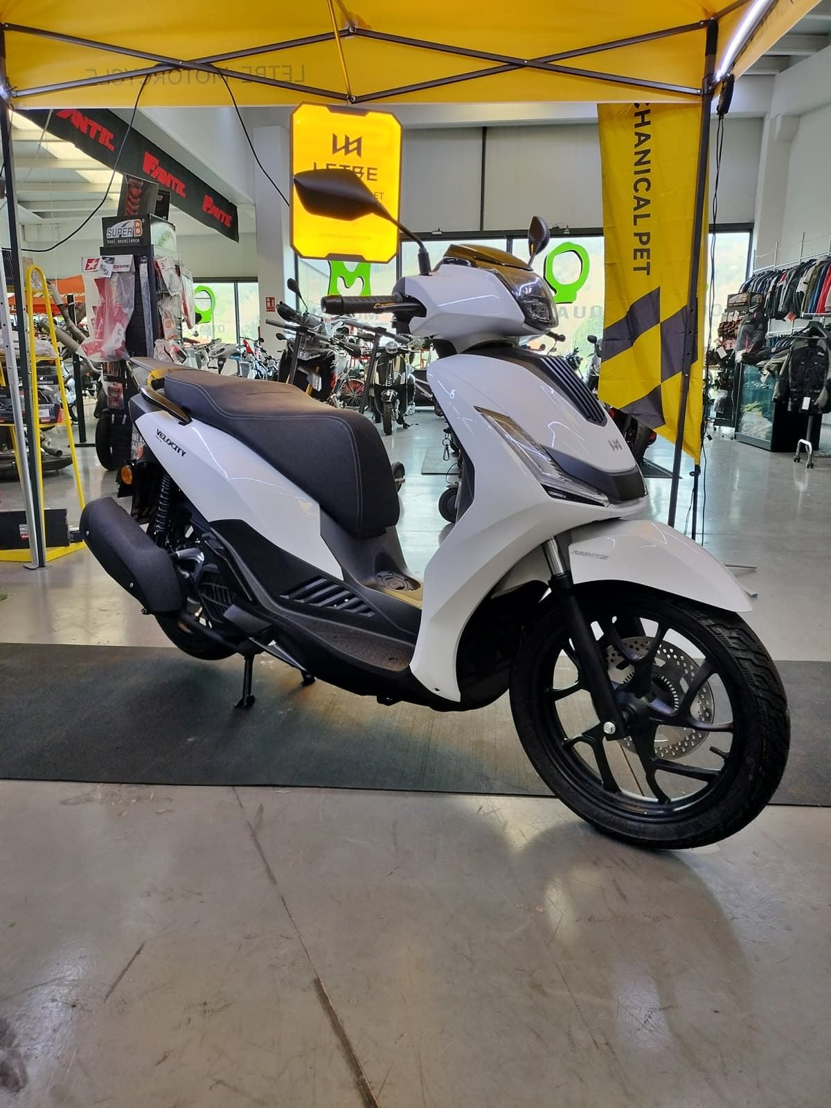 Letbe Velocity 125 blanca - Imagen 1