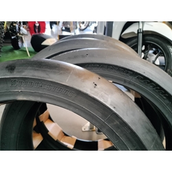 Lote 10 Slick Brigestone Radial 120/595R17 - Imagen 2