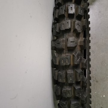 Neumático DURO 3.00x18 - Imagen 1