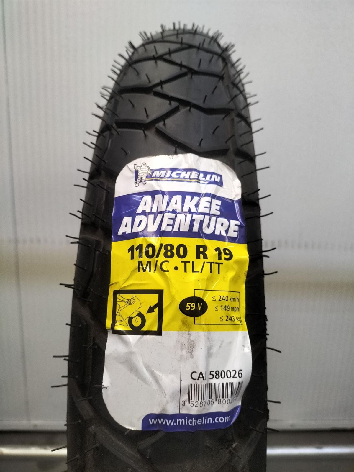 Neumático Michelin Anakee Adventure 110/80 R19 59V - Imagen 1