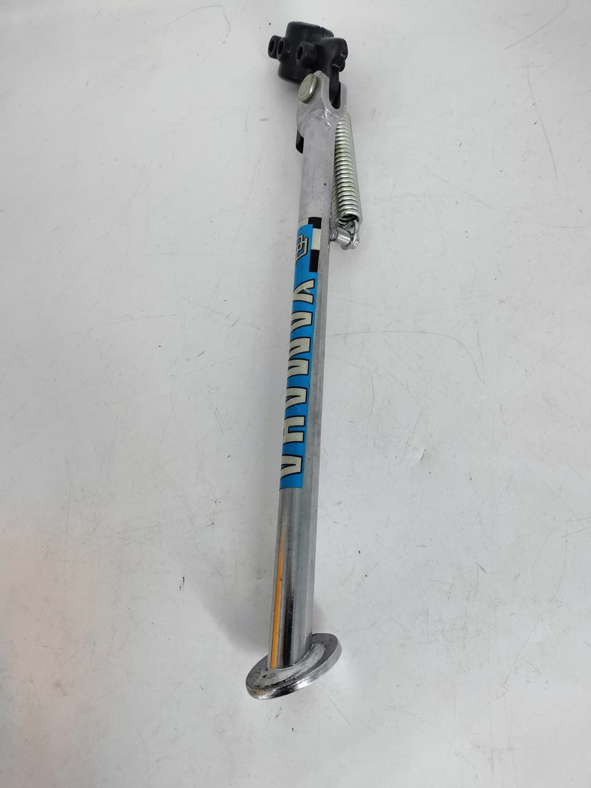 Pata lateral Yamaha clásica - Imagen 2