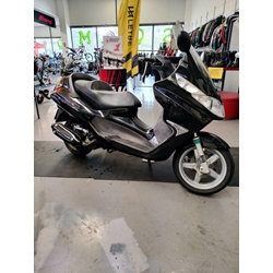 Piaggio X8 200 - Imagen 1
