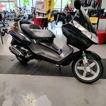 Piaggio X8 200 - Imagen 1