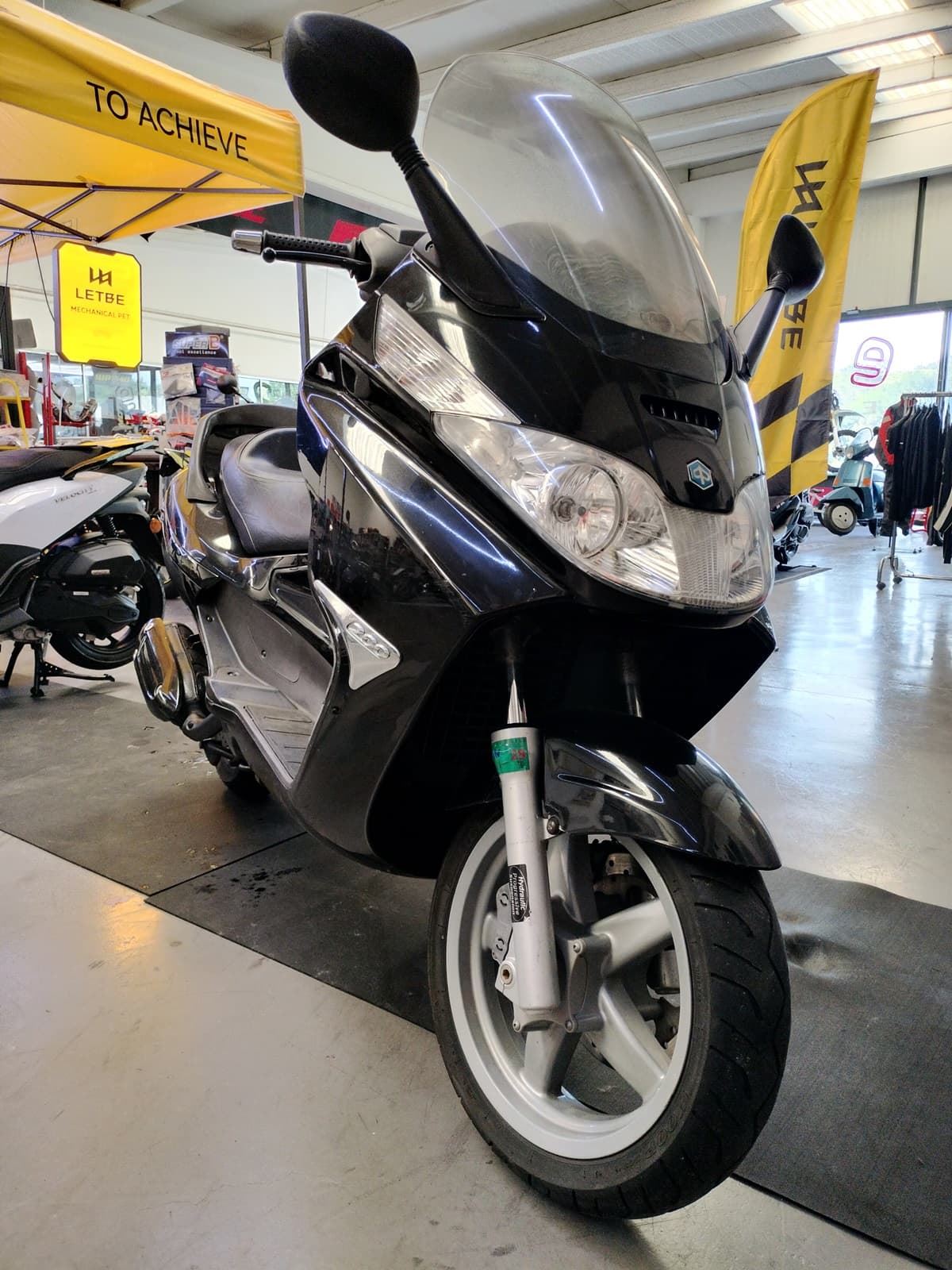 Piaggio X8 200 - Imagen 2