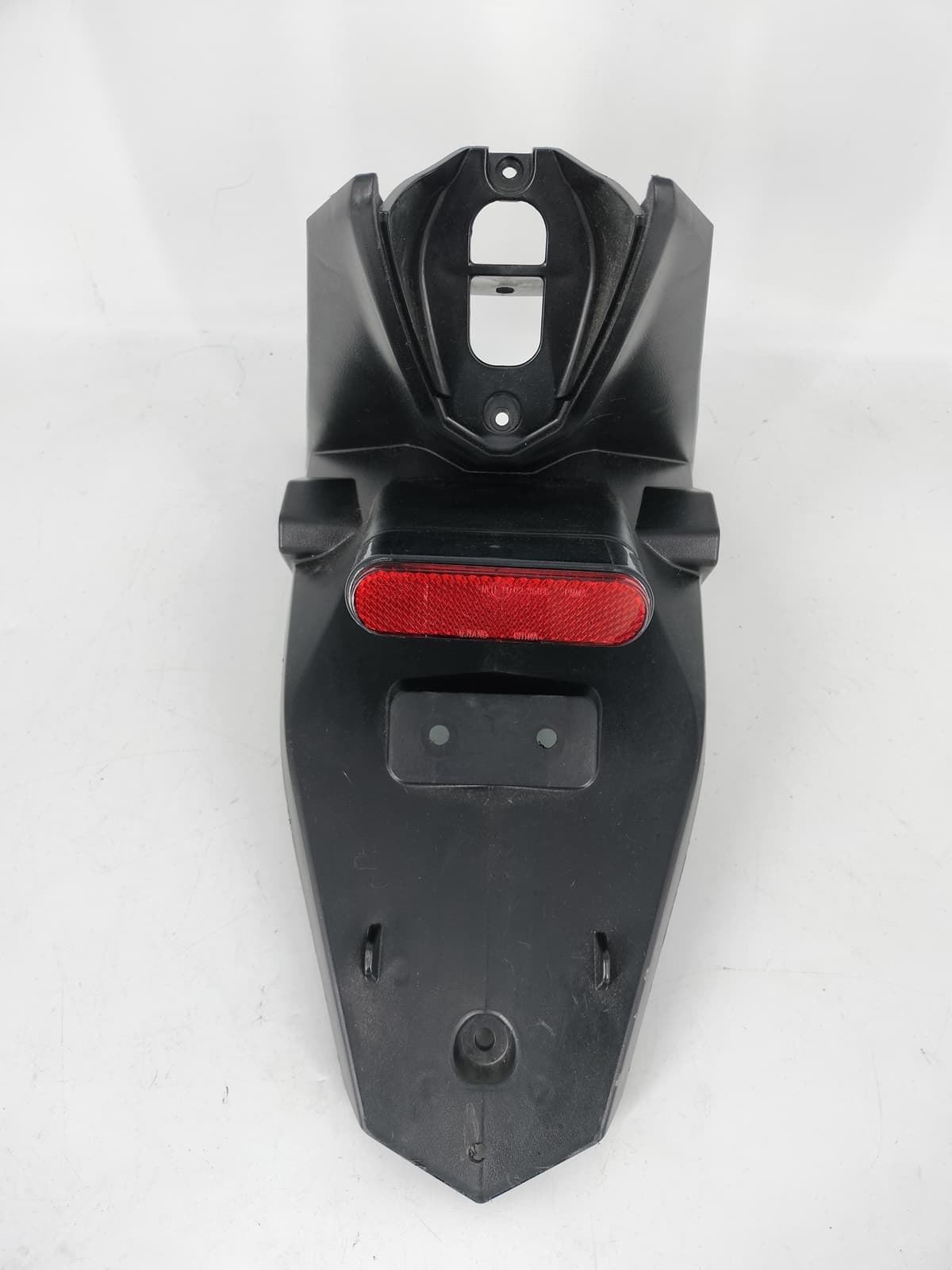 Portamatrículas con reflector y piloto trasero KSR Code 125 y Keeway RKV 125 (OCASION) - Imagen 1