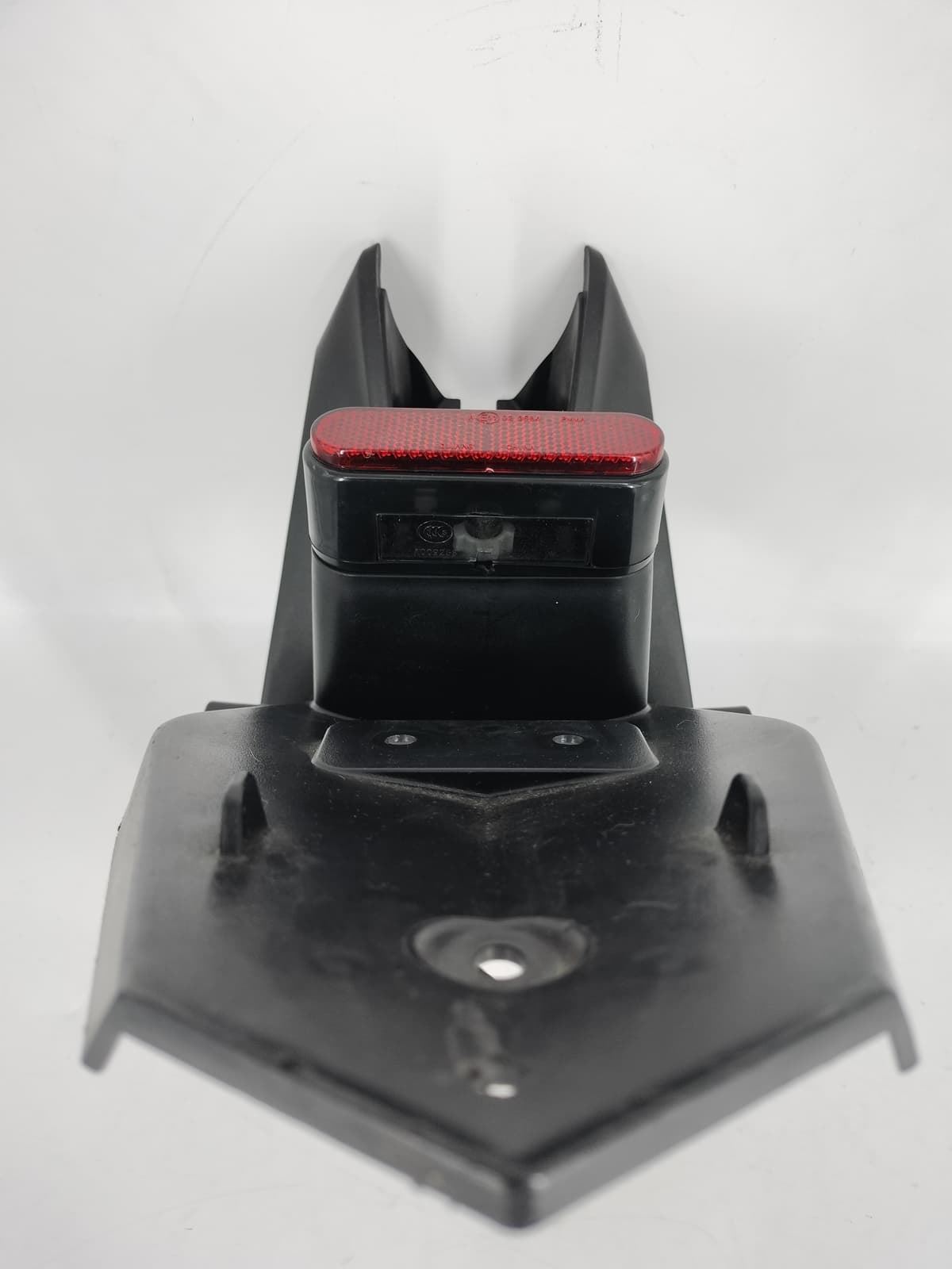 Portamatrículas con reflector y piloto trasero KSR Code 125 y Keeway RKV 125 (OCASION) - Imagen 3