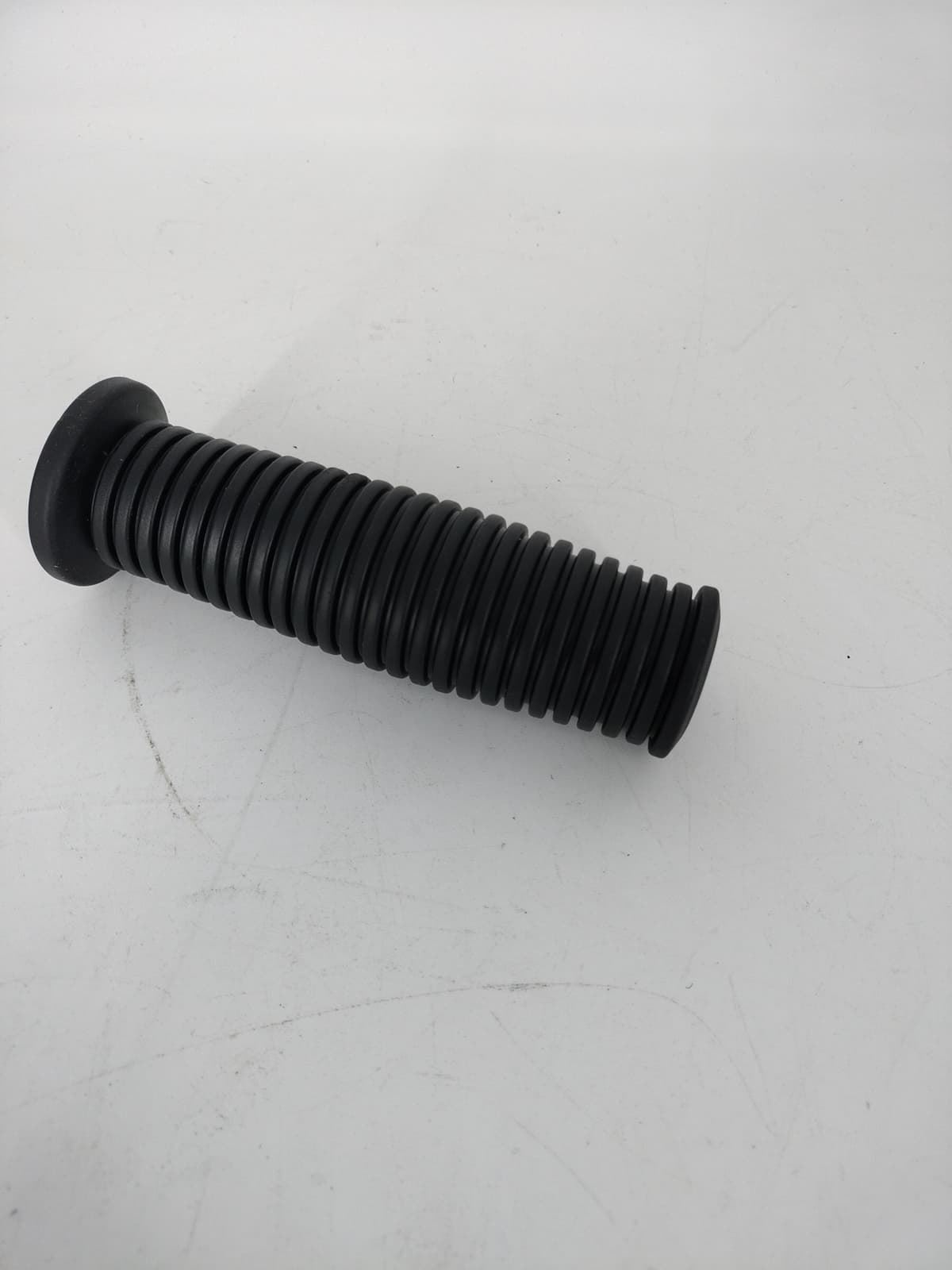 Puño izquierdo Hyosung GV Bobber 125 / 300 - Imagen 2