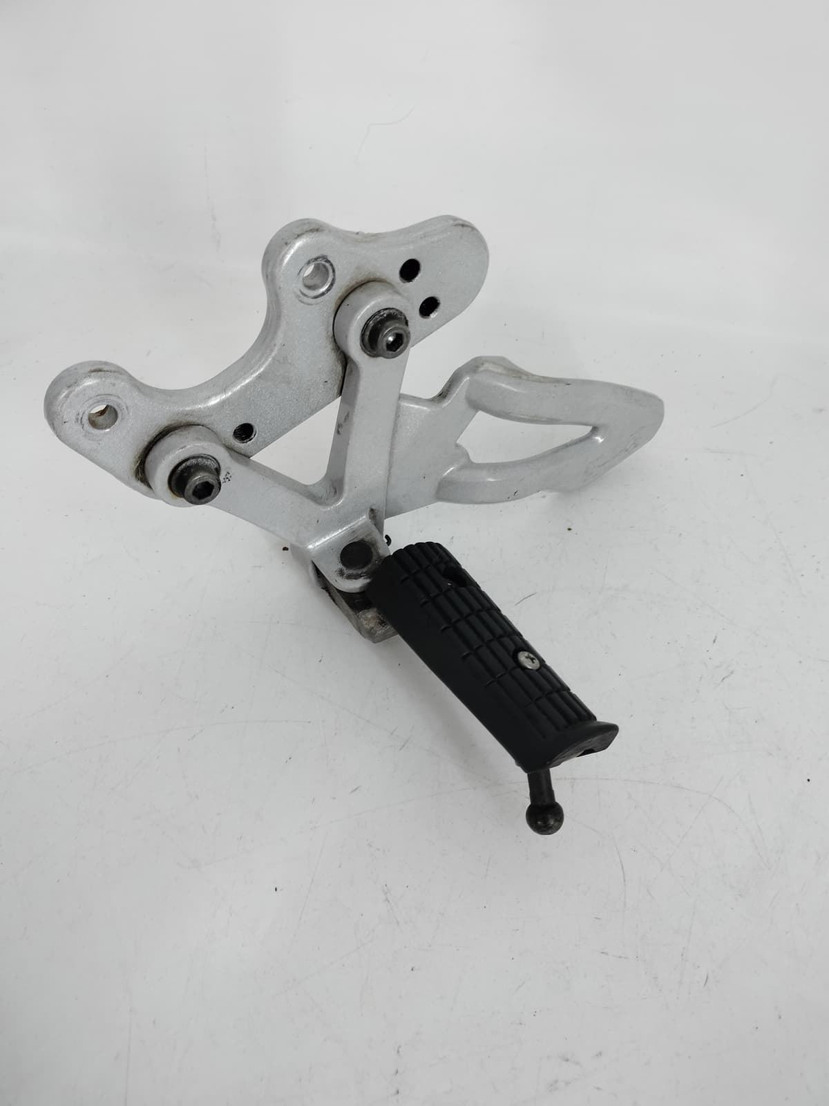 Soporte de estribera y estribera Hyosung GTR (OCASION) - Imagen 4