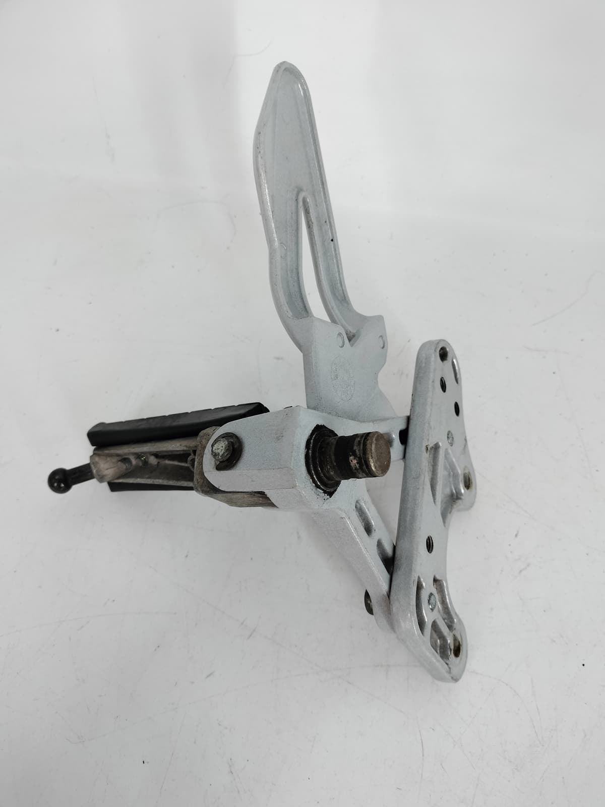 Soporte de estribera y estribera Hyosung GTR (OCASION) - Imagen 5