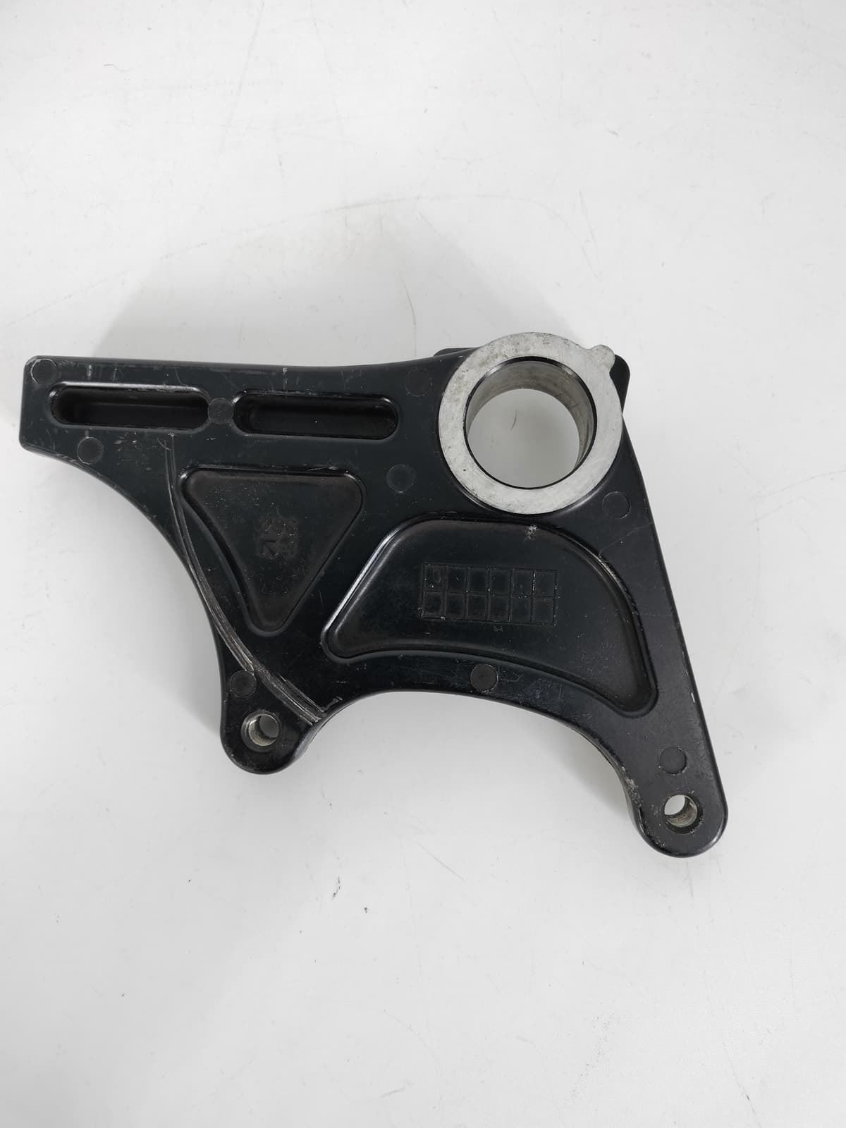 Soporte pinza de freno trasero Suzuki K4 - K5 (Ocasión) - Imagen 1