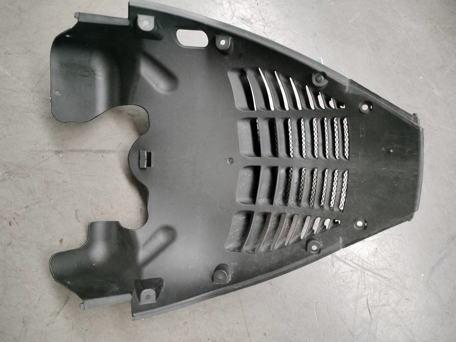 Tapa cubre radiador Kymco K-XCT 125/300 (OCASION) - Imagen 1