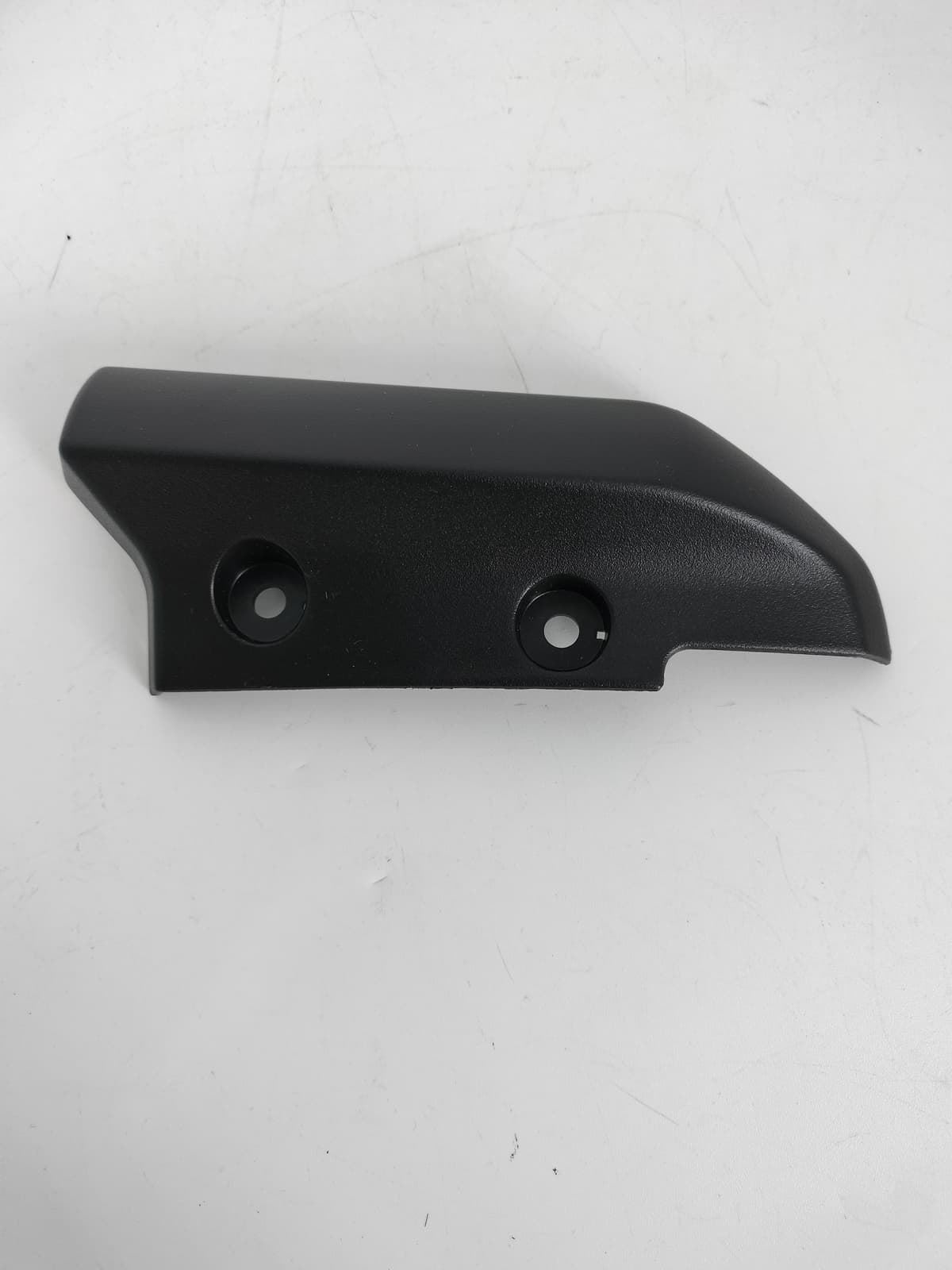 Tapa decorativa lateral derecha portaequipajes Voge 300 DS - Imagen 1