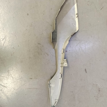 Tapa lateral inferior piso izquierdo Kymco Superdink 125 (OCASION) - Imagen 2