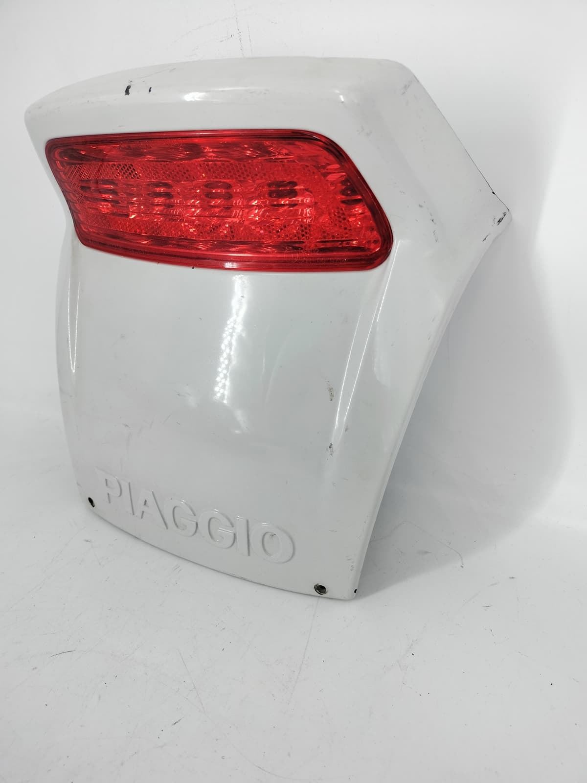 Tapa trasera central Piaggio X9 125 con piloto trasero (Ocasión) - Imagen 2