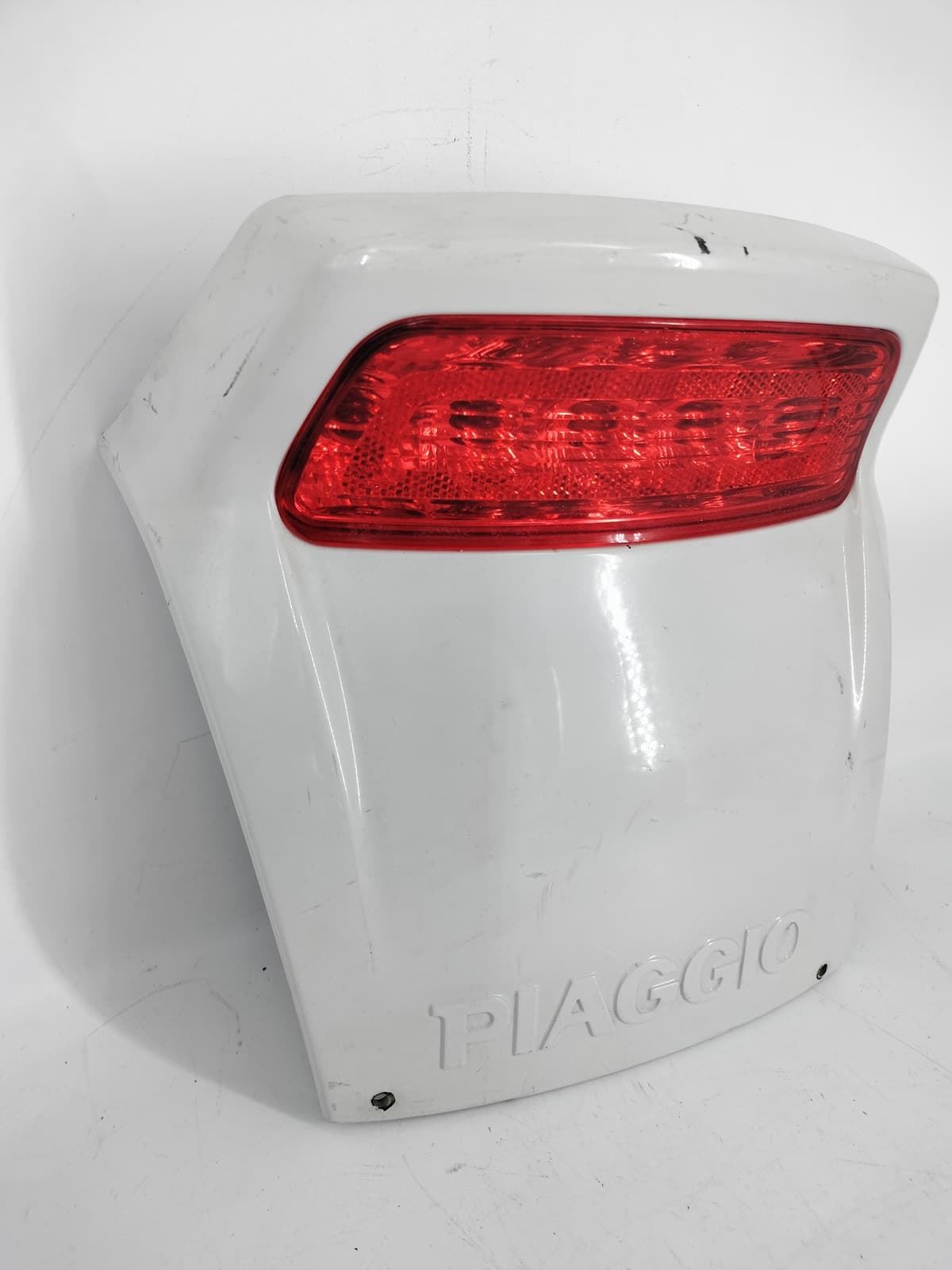 Tapa trasera central Piaggio X9 125 con piloto trasero (Ocasión) - Imagen 3