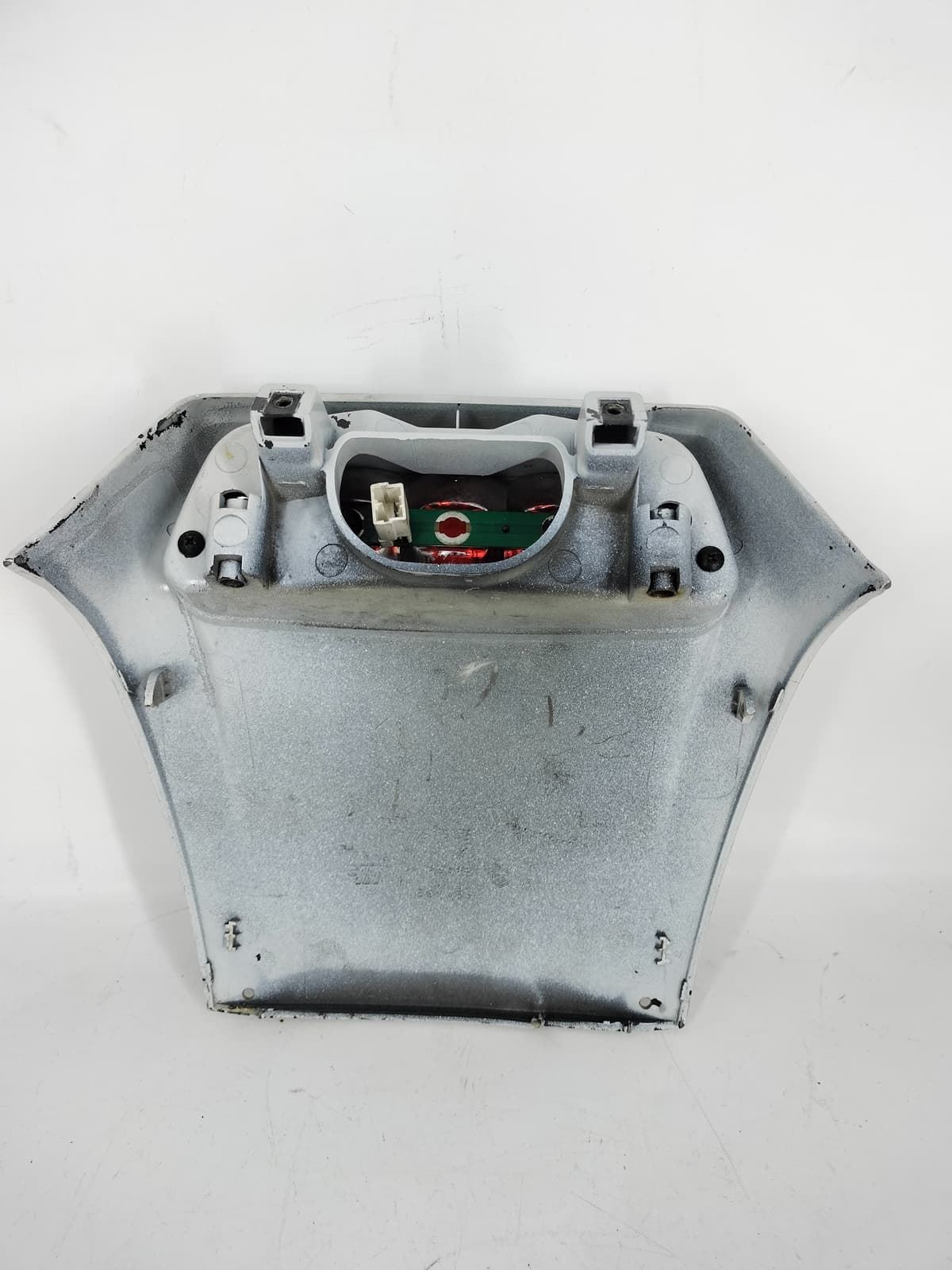 Tapa trasera central Piaggio X9 125 con piloto trasero (Ocasión) - Imagen 4