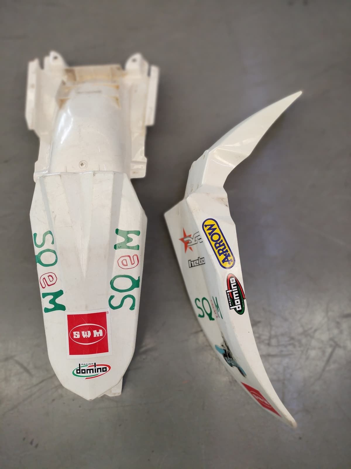 Tapas, caratula de faro y asiento SWM RS 300 R (OCASION) - Imagen 1