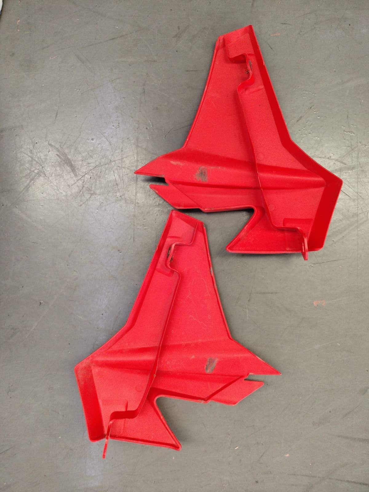 Tapas, caratula de faro y asiento SWM RS 300 R (OCASION) - Imagen 10